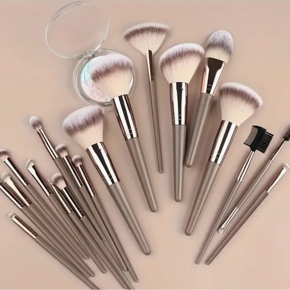 Makeup Brush Set 15pc - Picture 8 of 10